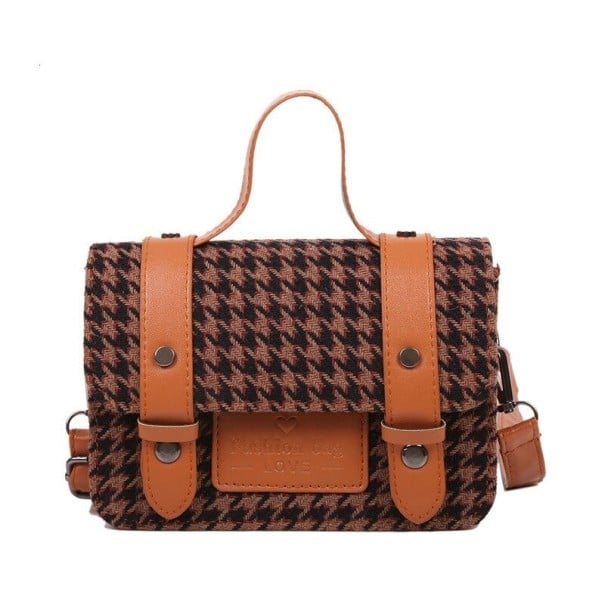 Női crossbody táska klappal és tyúkláb mintával PU bőr pántokkal szegecsekkel Felső fül és pánt PU bőr és poliészter 18,5 x 13 x 8 cm barna