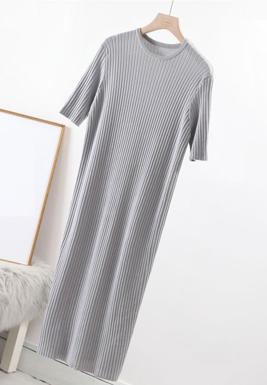 Női közepes hosszúságú, rövid ujjú ruha szürke