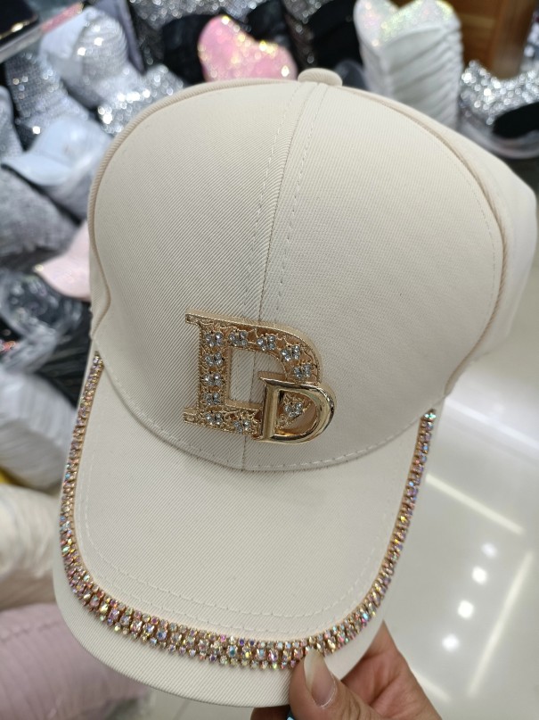 Női siltes sapka strasszos krém Női siltes sapka strasszos krém