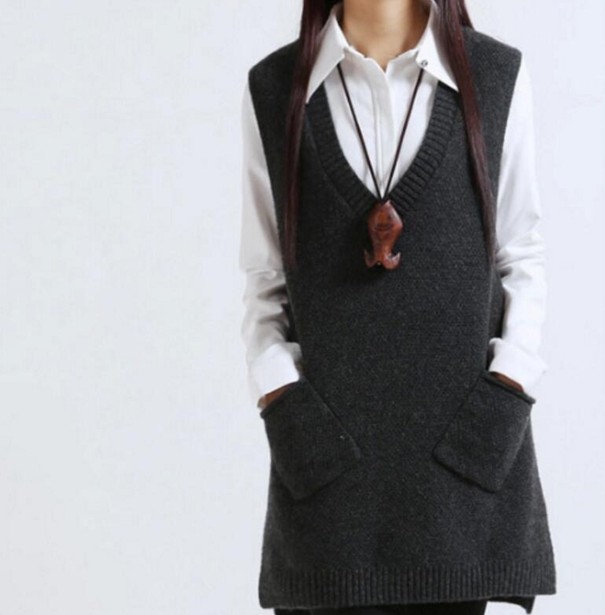 Női ujjatlan kötött pulóver sötét szürke