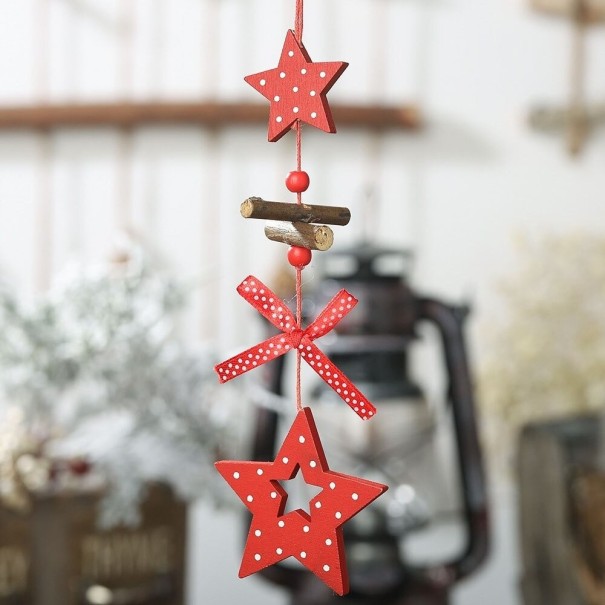O ornamento de Natal em madeira C609 4