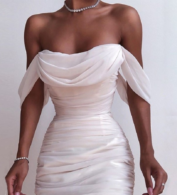 Off-shoulder cocktailklänning