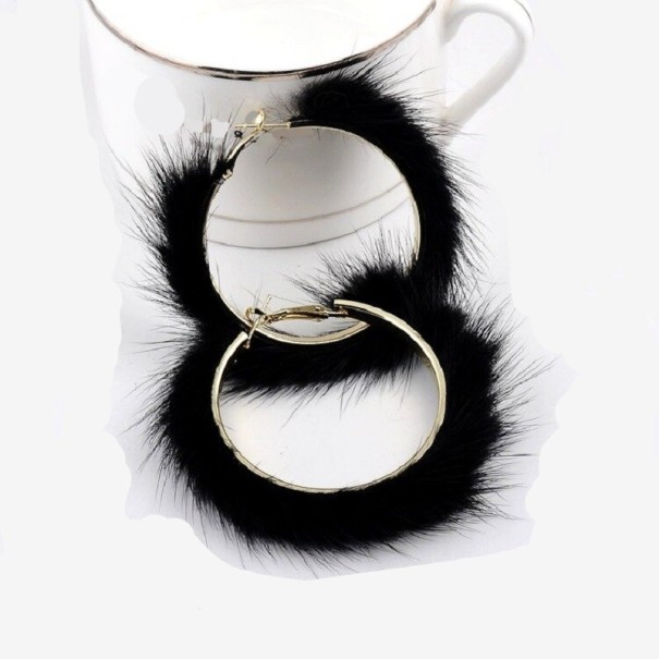 Orecchini circolari da donna con peluche 6