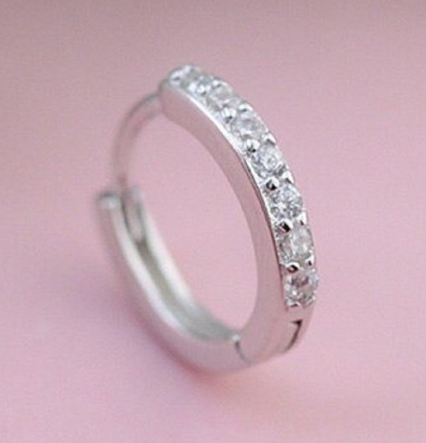 Orecchini da donna a cerchio con zirconi C1056 argento