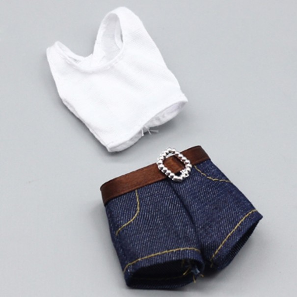 Outfit for Barbie Top and Shorts white