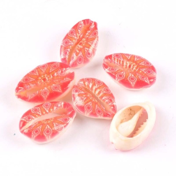 Ozdobne muszelki z ornamentami 10 szt 17