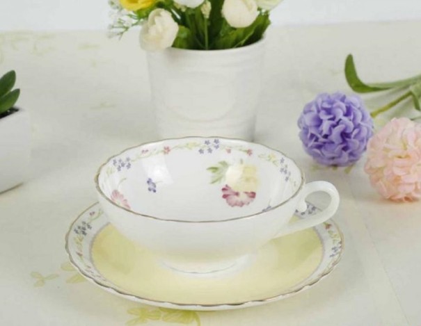 Pahar și farfurie din ceramică C80 4