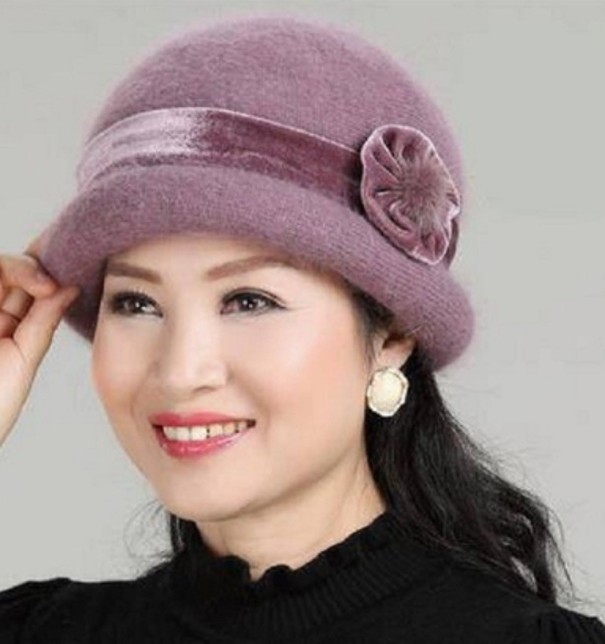 Pălărie de iarnă pentru femei J1848 purpurie