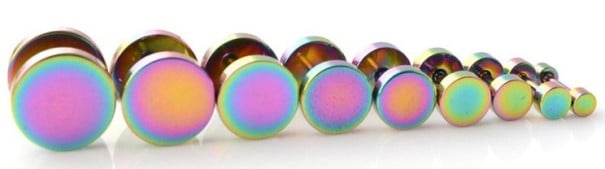 Pánské náušnice ve tvaru činky J2943 duhová 10 mm