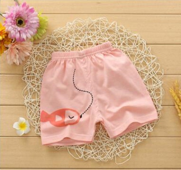 Pantalón corto infantil con peces J1248 rosa 5