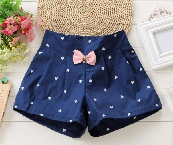 Pantalón corto niña corazones y lazo J887 azul 3
