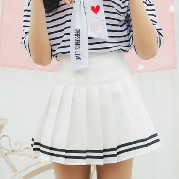 Pantalones cortos de mujer con volantes A716 blanco M