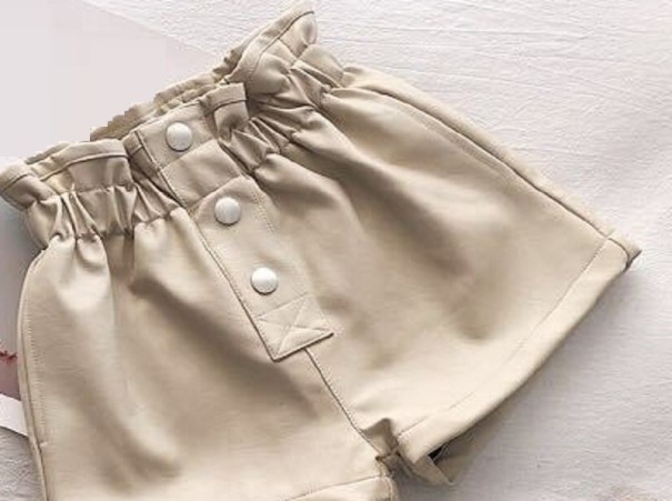 Pantalones cortos para niñas N667 beige 8
