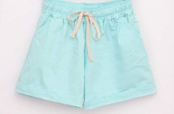 Pantaloni corti estivi da donna J3265 azzurro
