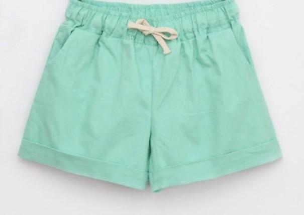 Pantaloni corti estivi da donna J3265 verde