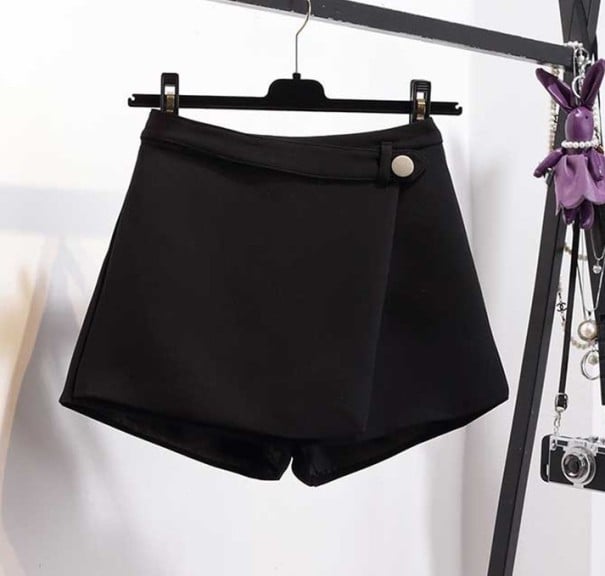 Pantaloni corti stilosi da donna B1 nero S
