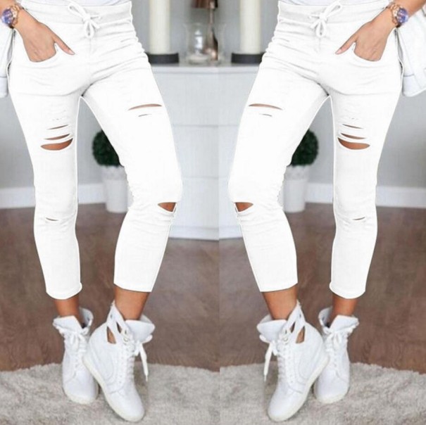 Pantaloni eleganti de dama cu gauri J828 alb L Pantaloni eleganti de dama cu gauri J828 alb L