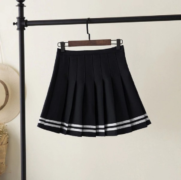 Pantaloni scurți de femei cu volane A716 negru M