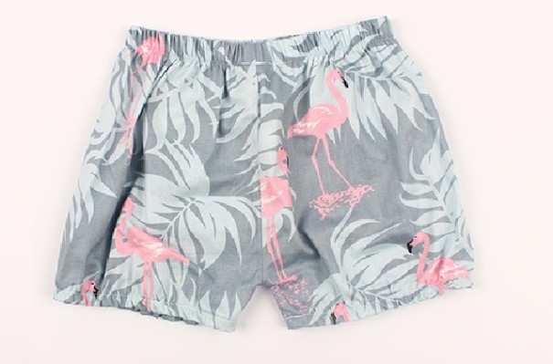 Pantaloni scurți pentru fete cu imprimeu flamingo J2490 gri 3