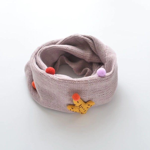 Pañuelo infantil con pompones y avión J3235 rosa claro