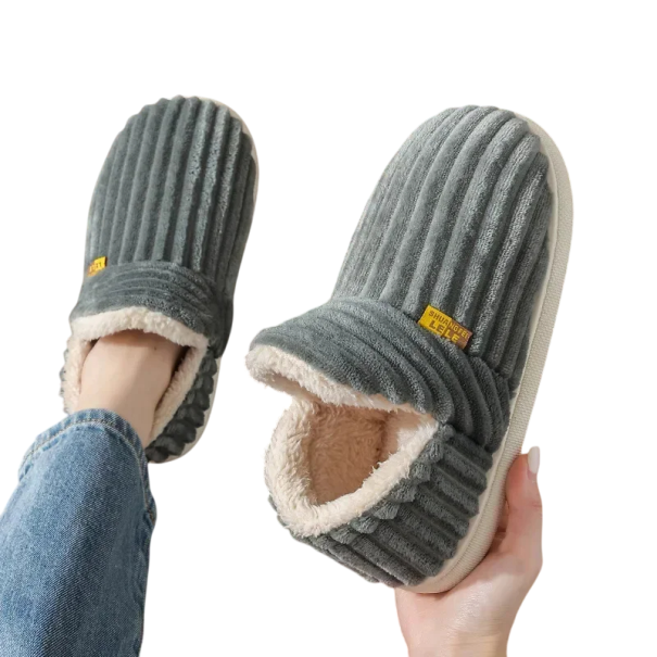 Papel de pé de pelúcia para homens Pantufas de inverno quentes com superfície peluda Pantufas macias para casa com sola antiderrapante Calçado quente para o inverno cinzento 40-41