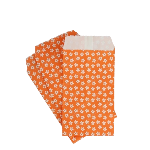 Papíralapú ajándéktáskák 50 db 8 x 15 cm Virágmintás Kraft dekoratív tasakok üdvözlőlapokhoz és meghívókhoz Különböző színek virágmotívummal narancs