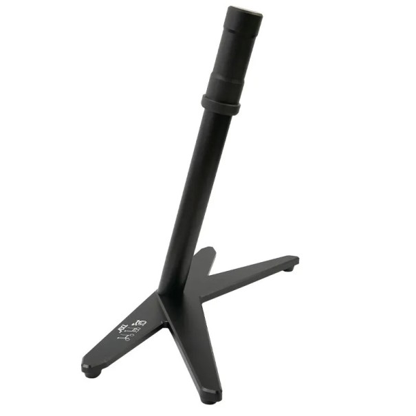 Parkovací stojan na bicykel stabilnej konštrukcie s pevným podstavcom pre opravný stojan a bezpečné odloženie bicykla čierna