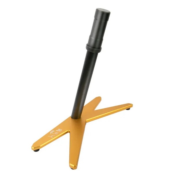 Parkovací stojan na kolo stabilní konstrukce s pevnou základnou pro opravný stojan a bezpečné odložení jízdního kola zlatá