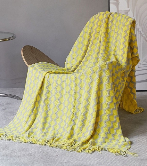 Pătură tricotată cu ciucuri 127 x 152 cm N973 galben
