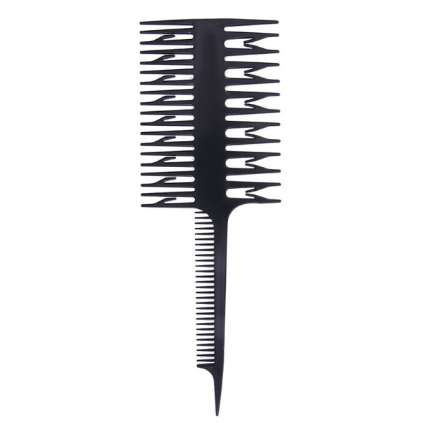 Peine para resaltar el cabello negro