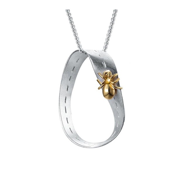 Pendentif féminin avec fourmi 1