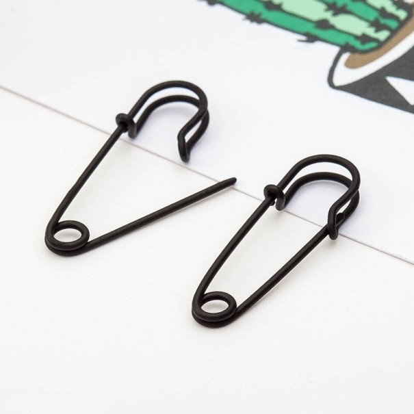 Pendientes colgantes con imperdibles negro
