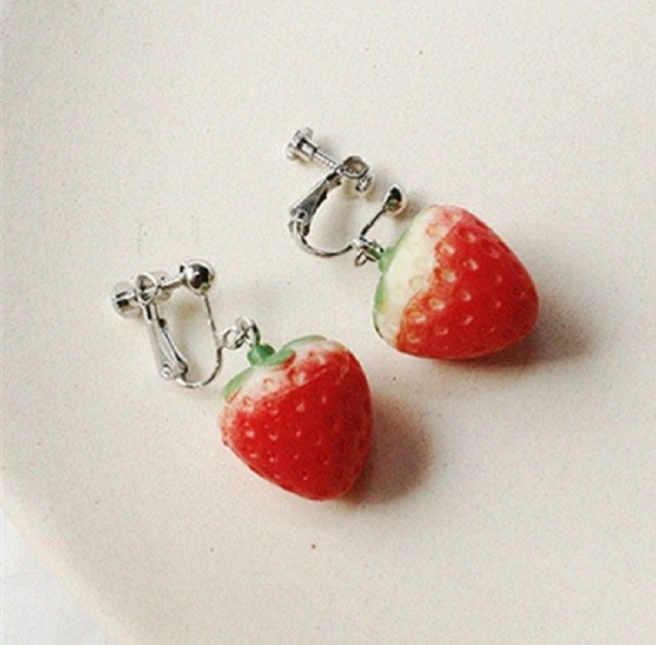 Pendientes colgantes de fresa para mujer 2