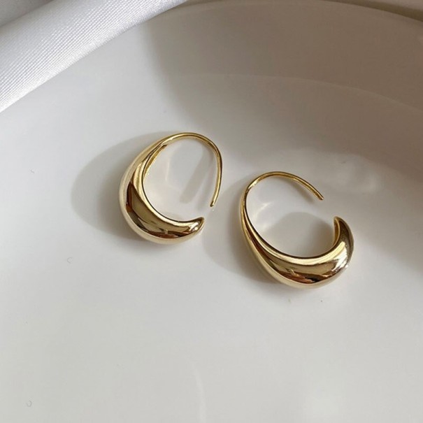 Pendientes de mujer letra C dorado