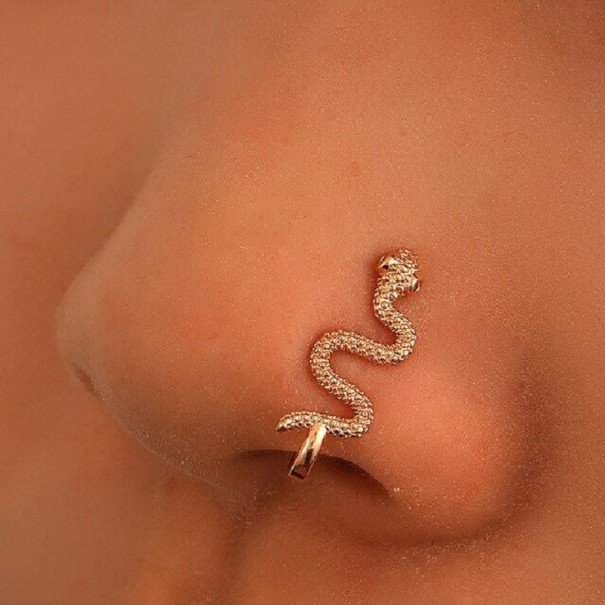 Piercing la nas fals 2