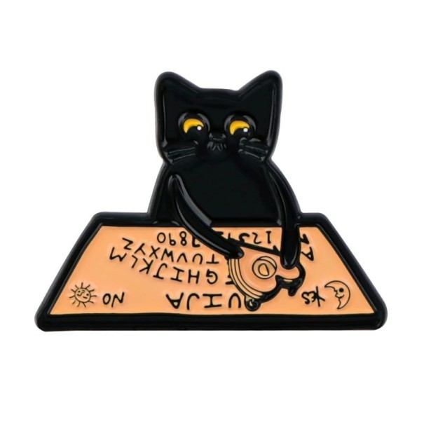 Pin svart katt med Ouija-bräda ca 3,3 x 3,1 cm svart-beige pin med djurmotiv för ryggsäck kläder accessoar 1
