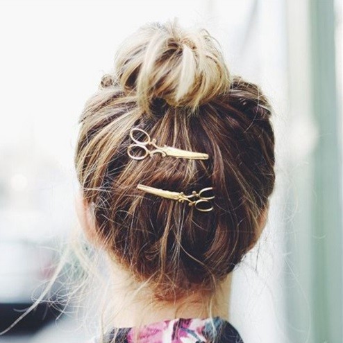 Pinza para el pelo con estilo - Tijeras dorado Pinza para el pelo con estilo - Tijeras dorado