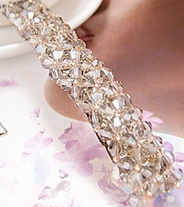 Pinza para el pelo decorada con pedrería J3072 7