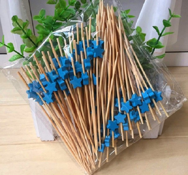 Piques en bois avec étoiles 100 pcs bleu