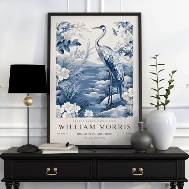 Plakát William Morris botanický motiv s volavkou a květinami 40x60 cm polyesterové plátno modrobílá nástěnná dekorace 1