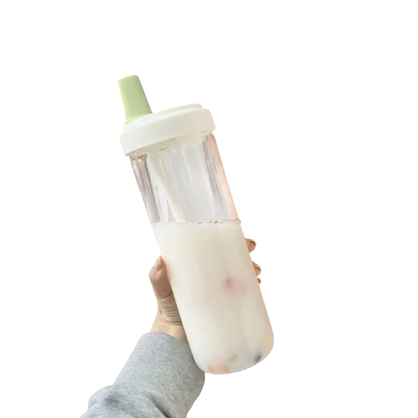 Plastic Drink Bottle with Straw and Spill Protection 500 ml Plastic Drinking Cup with Lid for Smoothies, Dairy Drinks and Tea green