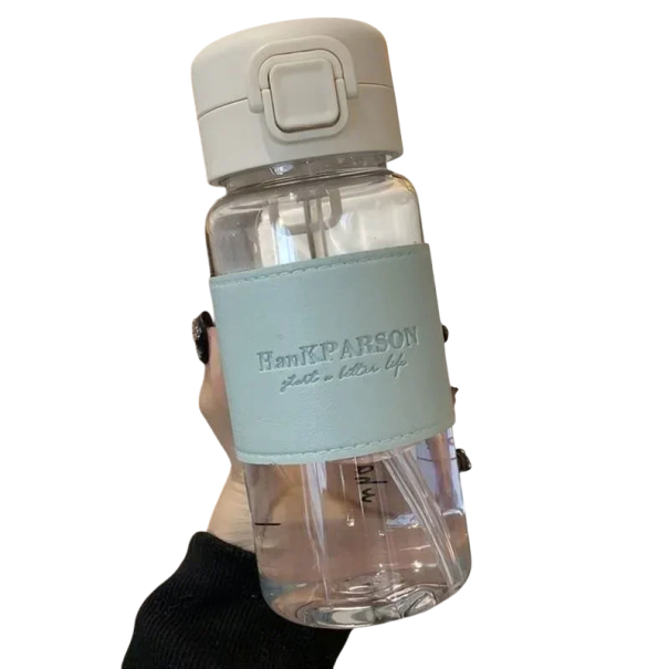 Plastik-Trinkflasche mit integriertem Strohhalm 500 ml Transparente Sportflasche mit Deckel für den täglichen Getränkekonsum blau
