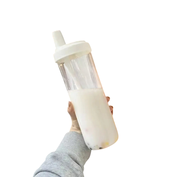 Plastikflasche für Getränke mit Strohhalm und Auslaufschutz 500 ml Plastikbecher zum Trinken mit Deckel für Smoothies, Milchgetränke und Tee weiß