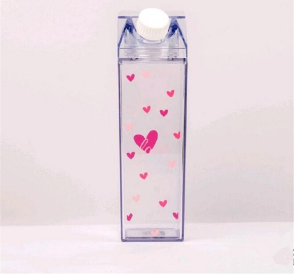 Plastikmilchflasche mit Aufdruck 7