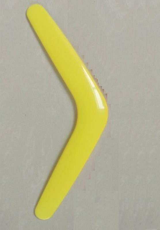 Plastikowy bumerang 1