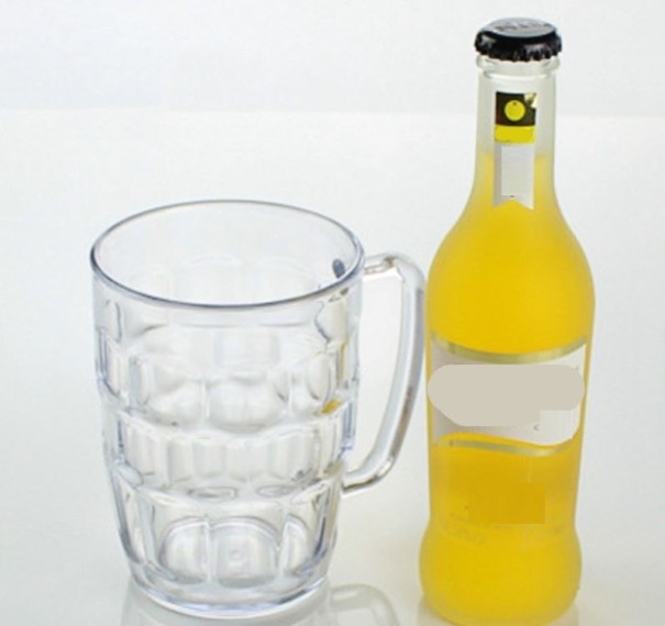 Plastová pivné poháre M