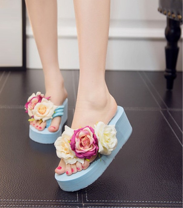 Plattflipflops för kvinnor med blommor ljusblå 35