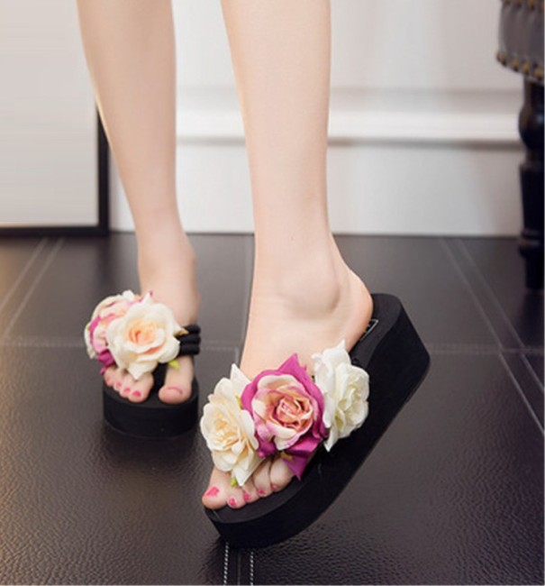 Plattflipflops för kvinnor med blommor mörkrosa 40