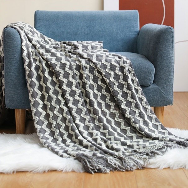 Pletená deka so strapcom 127 x 152 cm N973 tmavo sivá Pletená deka so strapcom 127 x 152 cm N973 tmavo sivá