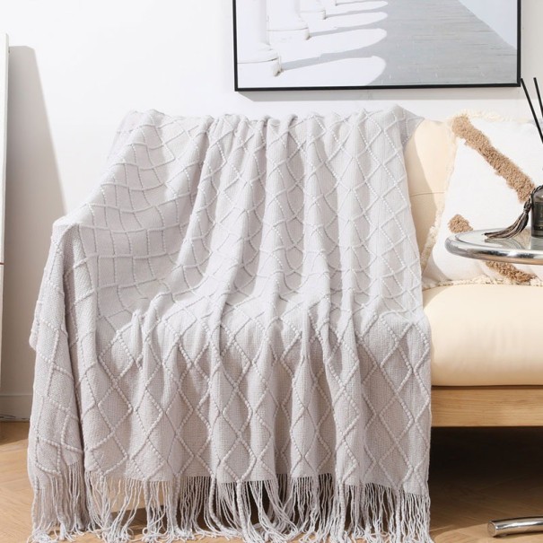 Pletená deka so strapcom 130 x 200 cm svetlo sivá